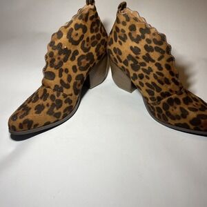 Coconuts by Matisse Women's Size 7.5 Adalyn Leopard Print Bootie Pre-Owned